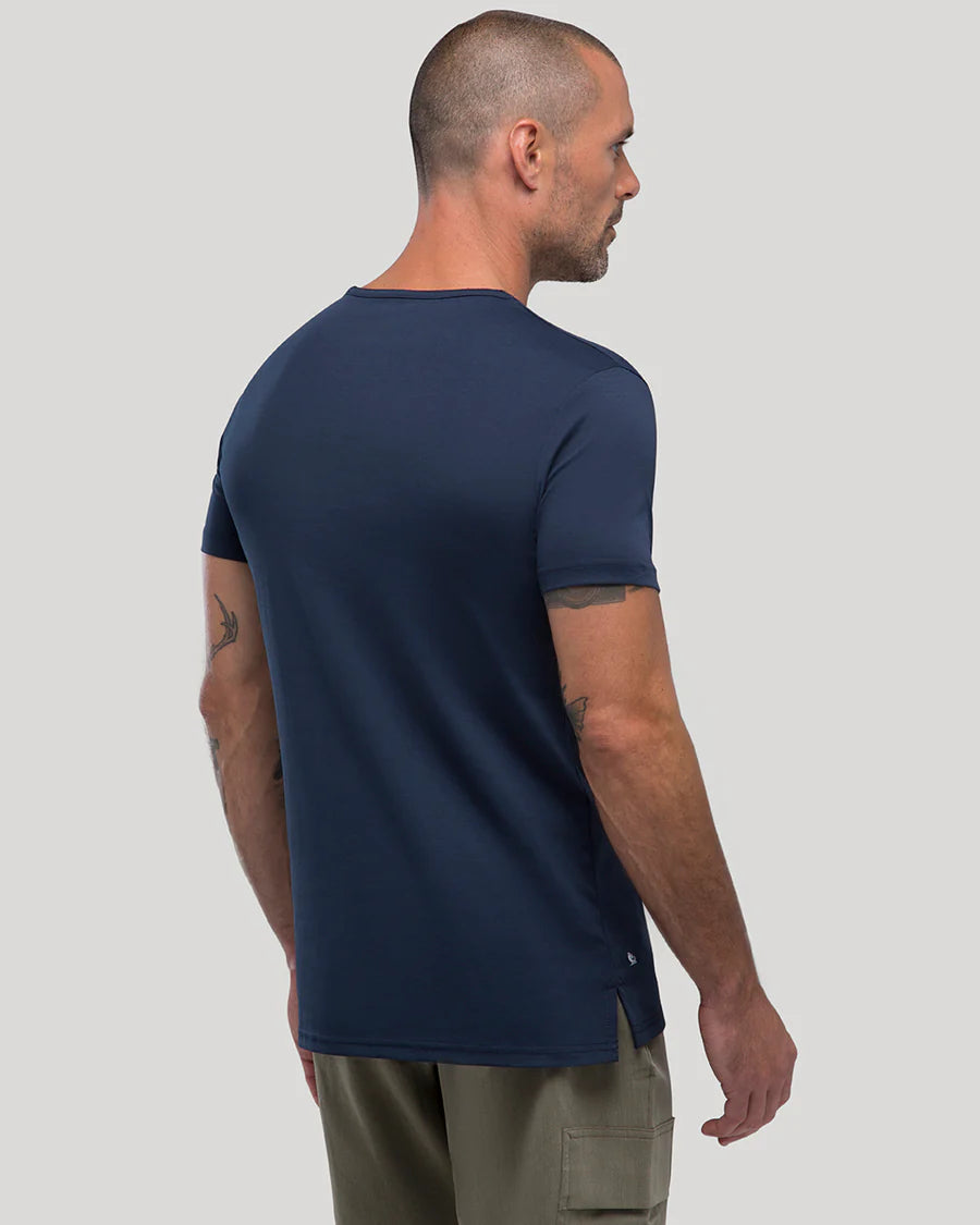 Petro - Stylish Crew Split-Hem Tee For the Perfect Casual Look